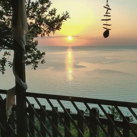 Vila Balcony On The Rocks Agioi Saranta Exteriér fotografie