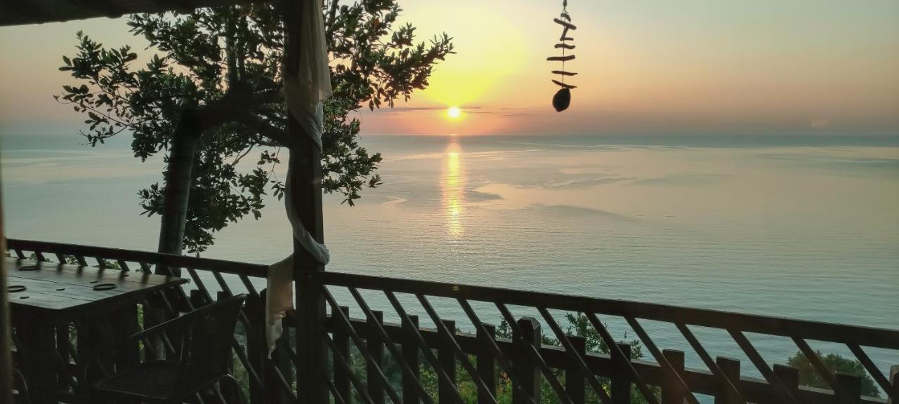 Vila Balcony On The Rocks Agioi Saranta Exteriér fotografie
