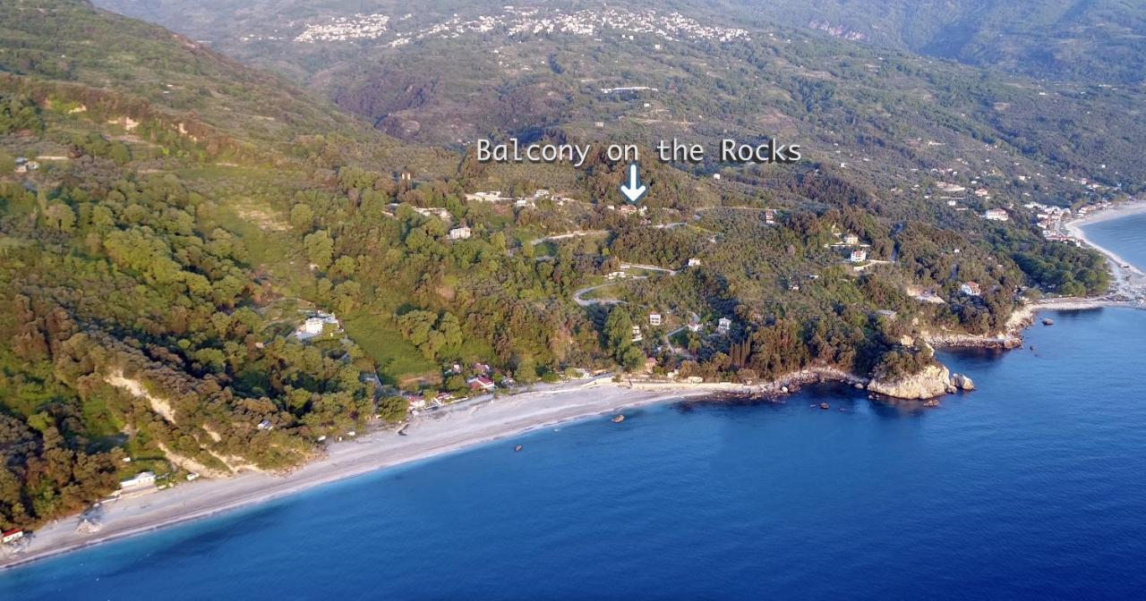 Vila Balcony On The Rocks Agioi Saranta Exteriér fotografie